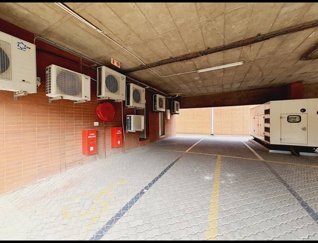 3,230M² BUSINESS TO LET IN VORNA VALLEY